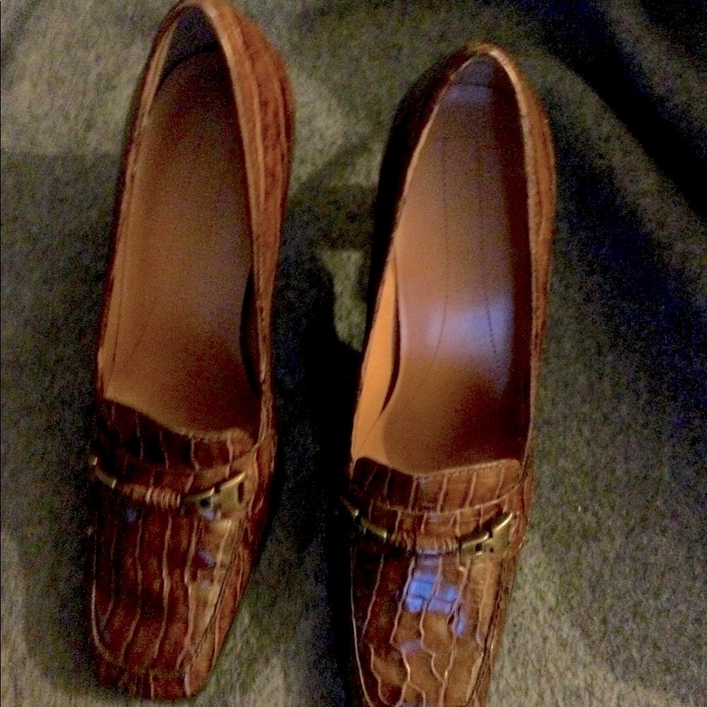 Bandolino, 8 1/2 Med, 3” heel, animal look high heels. Last call on these.